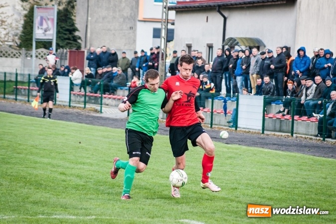 Zdjęcie w galerii na portalu naszwodzislaw.com: Klasa okręgowa: Podwójny pech Naprzodu  wiadomości z regionu