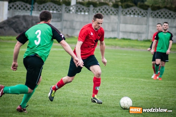 Zdjęcie w galerii na portalu naszwodzislaw.com: Klasa okręgowa: Podwójny pech Naprzodu  wiadomości z regionu