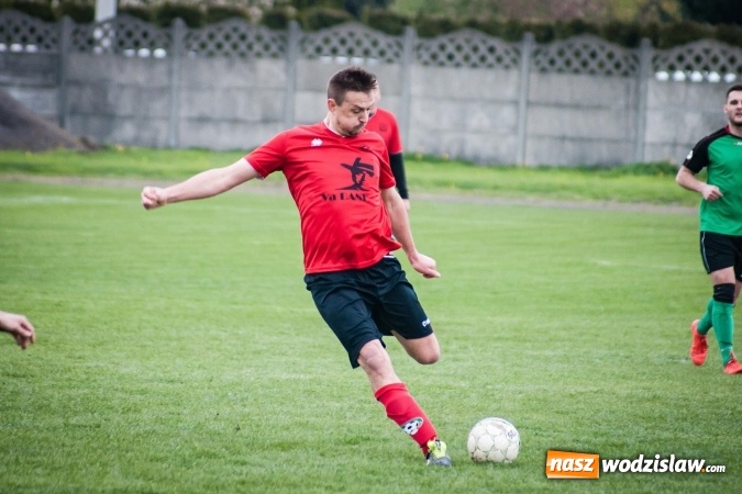 Zdjęcie w galerii na portalu naszwodzislaw.com: Klasa okręgowa: Podwójny pech Naprzodu  wiadomości z regionu