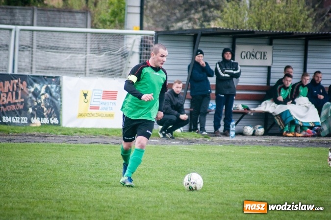 Zdjęcie w galerii na portalu naszwodzislaw.com: Klasa okręgowa: Podwójny pech Naprzodu  wiadomości z regionu