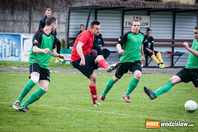 Zdjęcie w galerii na portalu naszwodzislaw.com: Klasa okręgowa: Podwójny pech Naprzodu  wiadomości z regionu