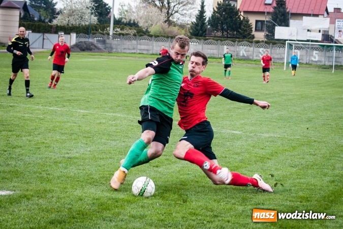 Zdjęcie w galerii na portalu naszwodzislaw.com: Klasa okręgowa: Podwójny pech Naprzodu  wiadomości z regionu