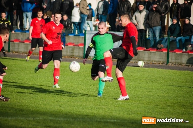 Zdjęcie w galerii na portalu naszwodzislaw.com: Klasa okręgowa: Podwójny pech Naprzodu  wiadomości z regionu