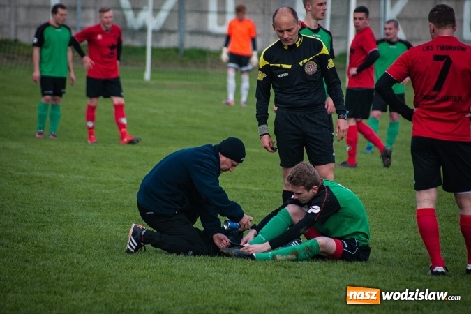 Zdjęcie w galerii na portalu naszwodzislaw.com: Klasa okręgowa: Podwójny pech Naprzodu  wiadomości z regionu