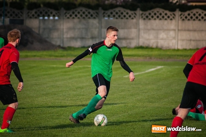 Zdjęcie w galerii na portalu naszwodzislaw.com: Klasa okręgowa: Podwójny pech Naprzodu  wiadomości z regionu