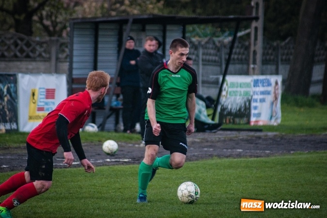 Zdjęcie w galerii na portalu naszwodzislaw.com: Klasa okręgowa: Podwójny pech Naprzodu  wiadomości z regionu