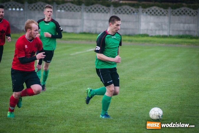 Zdjęcie w galerii na portalu naszwodzislaw.com: Klasa okręgowa: Podwójny pech Naprzodu  wiadomości z regionu