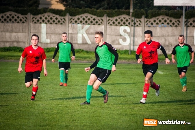 Zdjęcie w galerii na portalu naszwodzislaw.com: Klasa okręgowa: Podwójny pech Naprzodu  wiadomości z regionu