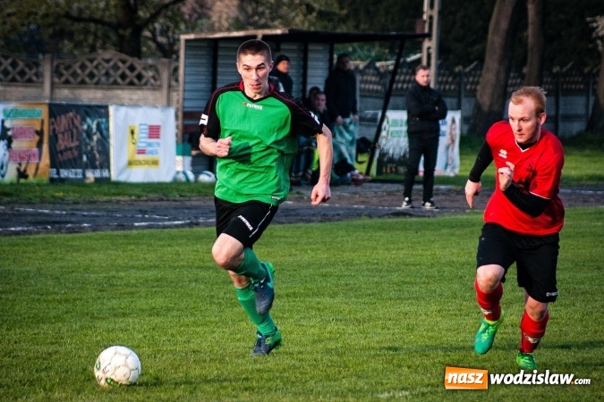 Zdjęcie w galerii na portalu naszwodzislaw.com: Klasa okręgowa: Podwójny pech Naprzodu  wiadomości z regionu