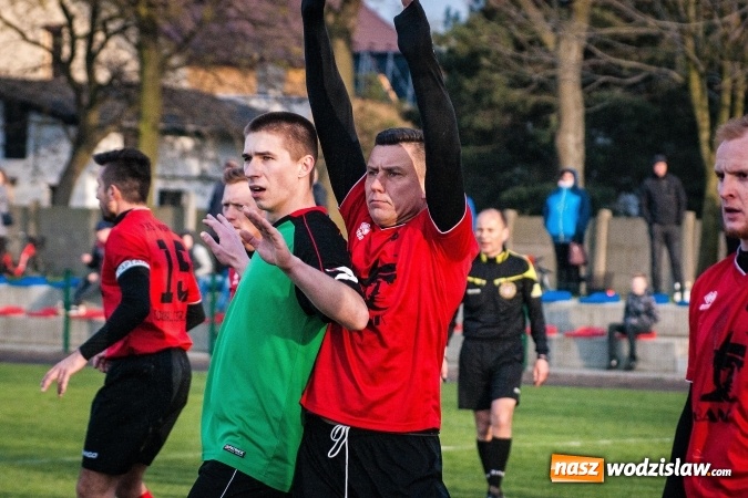 Zdjęcie w galerii na portalu naszwodzislaw.com: Klasa okręgowa: Podwójny pech Naprzodu  wiadomości z regionu