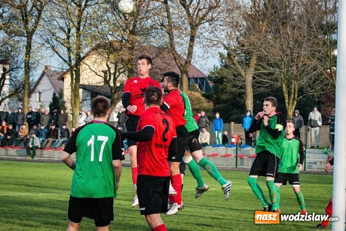 Zdjęcie w galerii na portalu naszwodzislaw.com: Klasa okręgowa: Podwójny pech Naprzodu  wiadomości z regionu