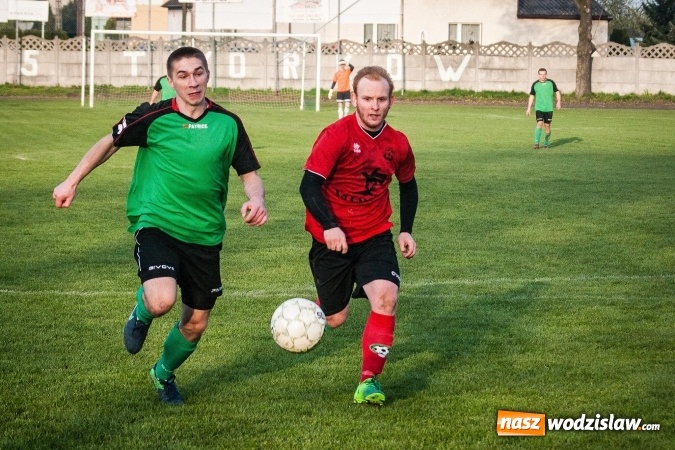 Zdjęcie w galerii na portalu naszwodzislaw.com: Klasa okręgowa: Podwójny pech Naprzodu  wiadomości z regionu