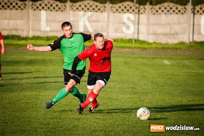 Zdjęcie w galerii na portalu naszwodzislaw.com: Klasa okręgowa: Podwójny pech Naprzodu  wiadomości z regionu