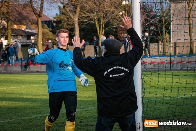 Zdjęcie w galerii na portalu naszwodzislaw.com: Klasa okręgowa: Podwójny pech Naprzodu  wiadomości z regionu