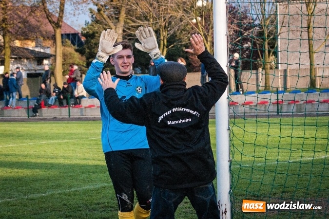 Zdjęcie w galerii na portalu naszwodzislaw.com: Klasa okręgowa: Podwójny pech Naprzodu  wiadomości z regionu