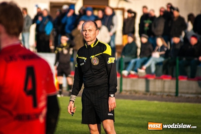 Zdjęcie w galerii na portalu naszwodzislaw.com: Klasa okręgowa: Podwójny pech Naprzodu  wiadomości z regionu