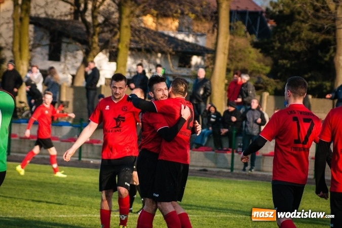 Zdjęcie w galerii na portalu naszwodzislaw.com: Klasa okręgowa: Podwójny pech Naprzodu  wiadomości z regionu