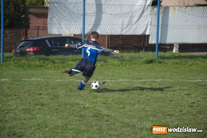 Zdjęcie w galerii na portalu naszwodzislaw.com: KS 25 Kokoszyce zaskoczył Owsiszcze wiadomości z regionu