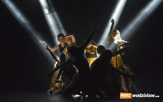 Zdjęcie w galerii na portalu naszwodzislaw.com: Wojownik światła na deskach WCK wiadomości z regionu