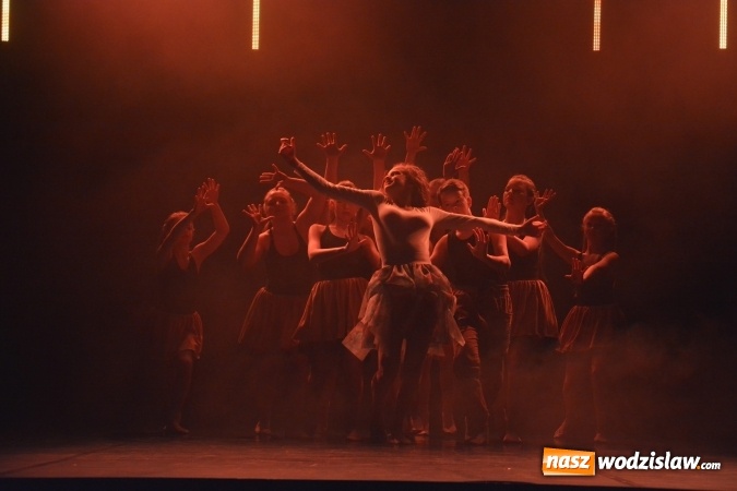 Zdjęcie w galerii na portalu naszwodzislaw.com: Wojownik światła na deskach WCK wiadomości z regionu