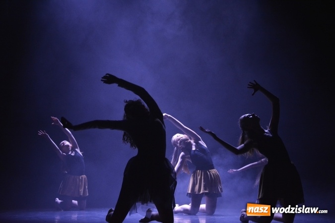 Zdjęcie w galerii na portalu naszwodzislaw.com: Wojownik światła na deskach WCK wiadomości z regionu