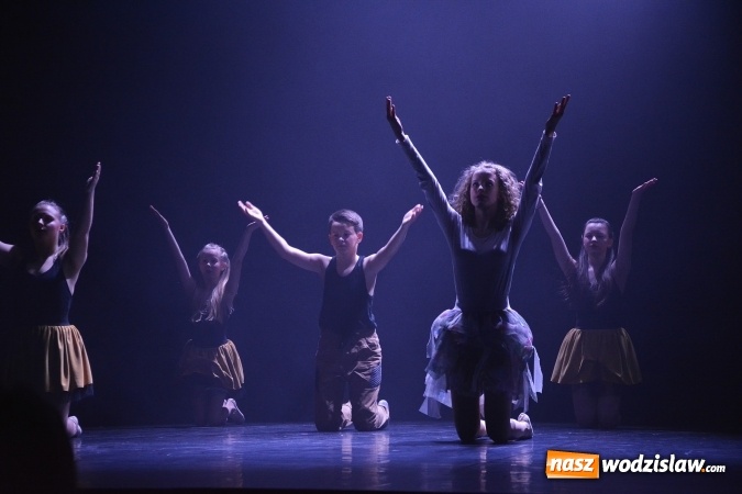 Zdjęcie w galerii na portalu naszwodzislaw.com: Wojownik światła na deskach WCK wiadomości z regionu