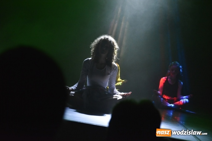 Zdjęcie w galerii na portalu naszwodzislaw.com: Wojownik światła na deskach WCK wiadomości z regionu