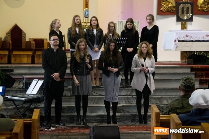 Zdjęcie w galerii na portalu naszwodzislaw.com: Koncert w hołdzie Ojcu Świętemu Janowi Pawłowi Wielkiemu wiadomości z regionu