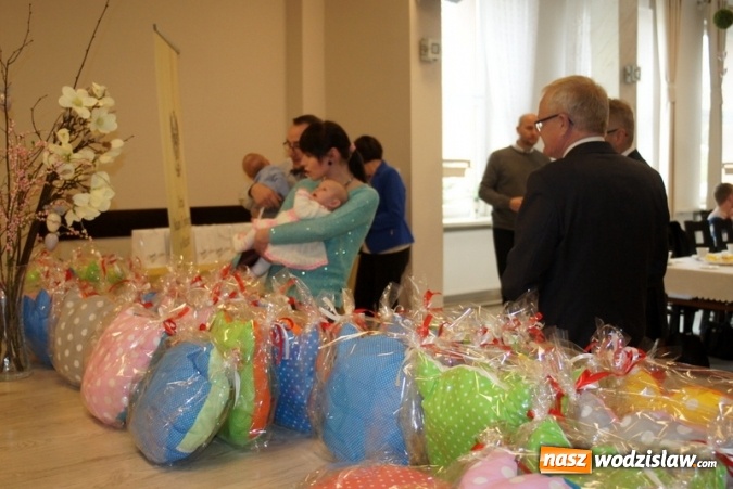 Zdjęcie w galerii na portalu naszwodzislaw.com: S&oacute;wki rozdane! Spotkanie z najmłodszymi mieszkańcami Gminy Mszana za nami wiadomości z regionu