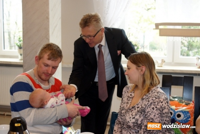 Zdjęcie w galerii na portalu naszwodzislaw.com: S&oacute;wki rozdane! Spotkanie z najmłodszymi mieszkańcami Gminy Mszana za nami wiadomości z regionu