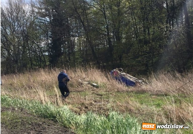 Zdjęcie w galerii na portalu naszwodzislaw.com:  Młody kierowca dachował w Marklowicach  wiadomości z regionu