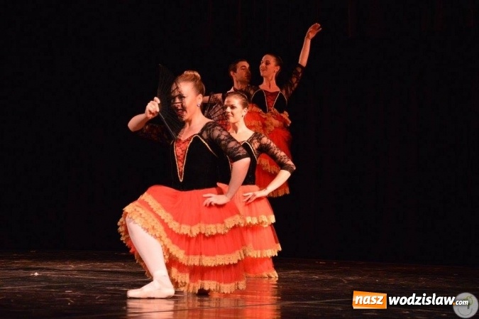 Zdjęcie w galerii na portalu naszwodzislaw.com: Amerykańska grupa baletowa Ballet Magnificat na scenie radlińskiego MOK-u wiadomości z regionu