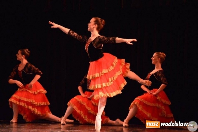Zdjęcie w galerii na portalu naszwodzislaw.com: Amerykańska grupa baletowa Ballet Magnificat na scenie radlińskiego MOK-u wiadomości z regionu