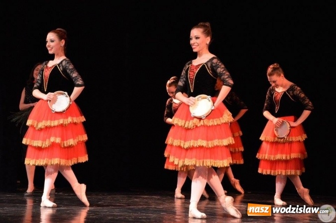 Zdjęcie w galerii na portalu naszwodzislaw.com: Amerykańska grupa baletowa Ballet Magnificat na scenie radlińskiego MOK-u wiadomości z regionu