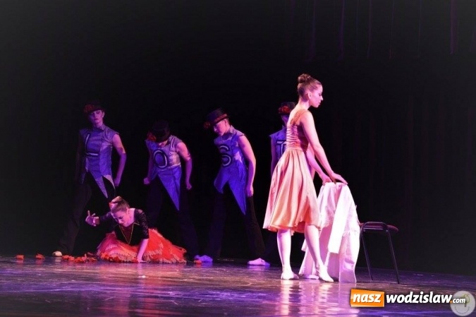 Zdjęcie w galerii na portalu naszwodzislaw.com: Amerykańska grupa baletowa Ballet Magnificat na scenie radlińskiego MOK-u wiadomości z regionu