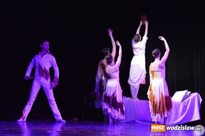 Zdjęcie w galerii na portalu naszwodzislaw.com: Amerykańska grupa baletowa Ballet Magnificat na scenie radlińskiego MOK-u wiadomości z regionu