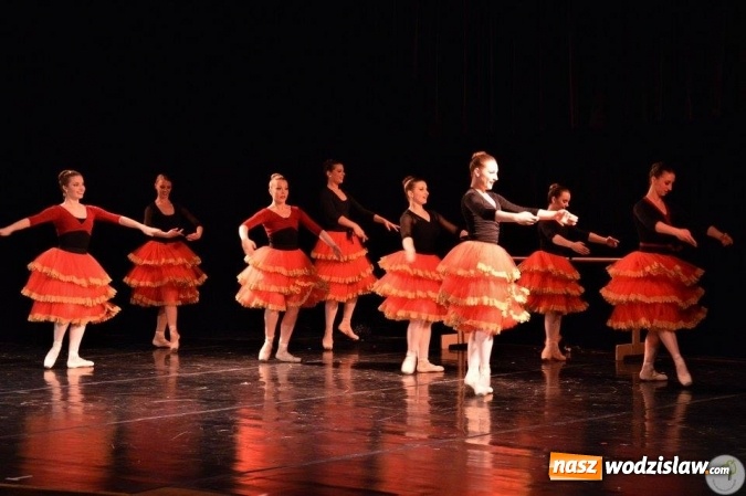 Zdjęcie w galerii na portalu naszwodzislaw.com: Amerykańska grupa baletowa Ballet Magnificat na scenie radlińskiego MOK-u wiadomości z regionu