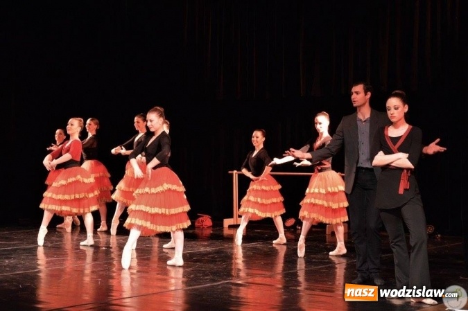 Zdjęcie w galerii na portalu naszwodzislaw.com: Amerykańska grupa baletowa Ballet Magnificat na scenie radlińskiego MOK-u wiadomości z regionu