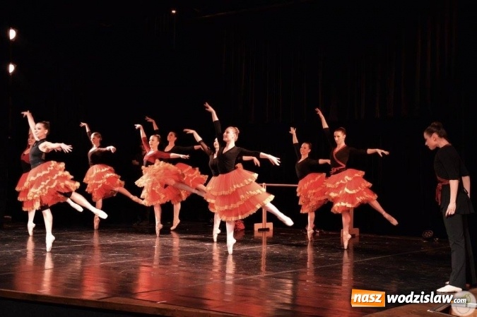 Zdjęcie w galerii na portalu naszwodzislaw.com: Amerykańska grupa baletowa Ballet Magnificat na scenie radlińskiego MOK-u wiadomości z regionu