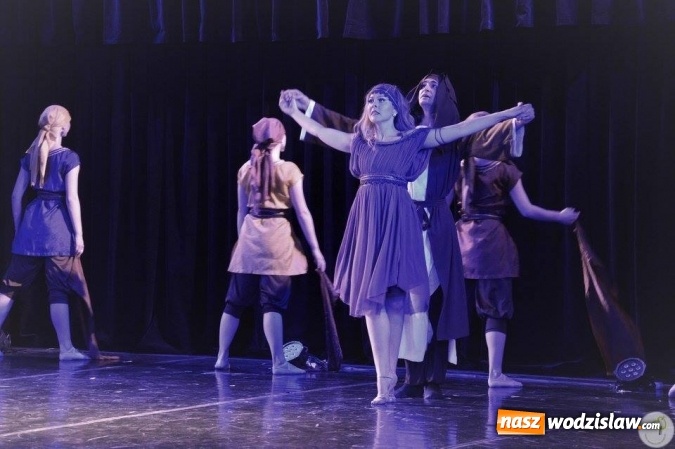 Zdjęcie w galerii na portalu naszwodzislaw.com: Amerykańska grupa baletowa Ballet Magnificat na scenie radlińskiego MOK-u wiadomości z regionu