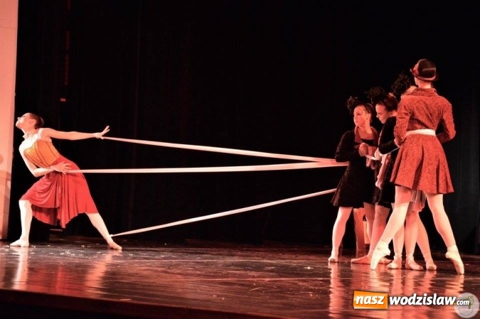 Zdjęcie w galerii na portalu naszwodzislaw.com: Amerykańska grupa baletowa Ballet Magnificat na scenie radlińskiego MOK-u wiadomości z regionu