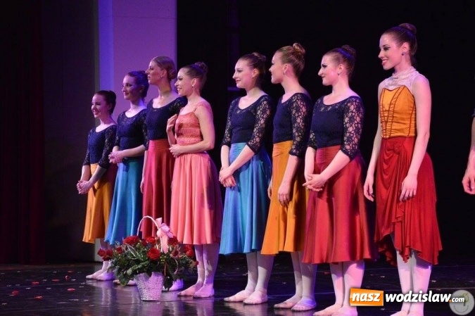 Zdjęcie w galerii na portalu naszwodzislaw.com: Amerykańska grupa baletowa Ballet Magnificat na scenie radlińskiego MOK-u wiadomości z regionu