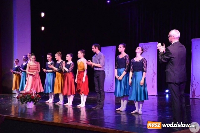Zdjęcie w galerii na portalu naszwodzislaw.com: Amerykańska grupa baletowa Ballet Magnificat na scenie radlińskiego MOK-u wiadomości z regionu