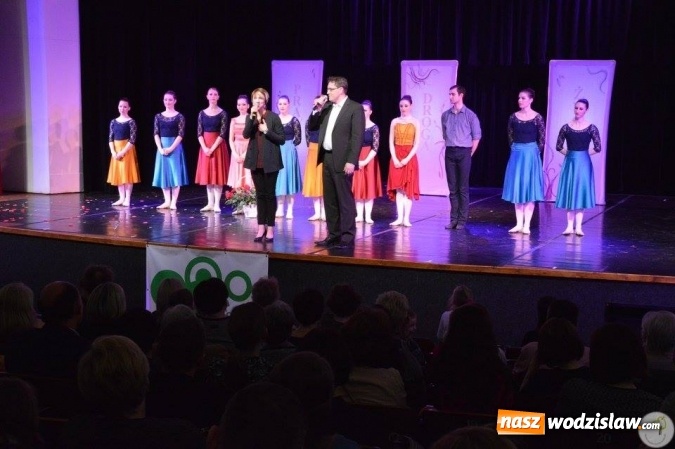 Zdjęcie w galerii na portalu naszwodzislaw.com: Amerykańska grupa baletowa Ballet Magnificat na scenie radlińskiego MOK-u wiadomości z regionu