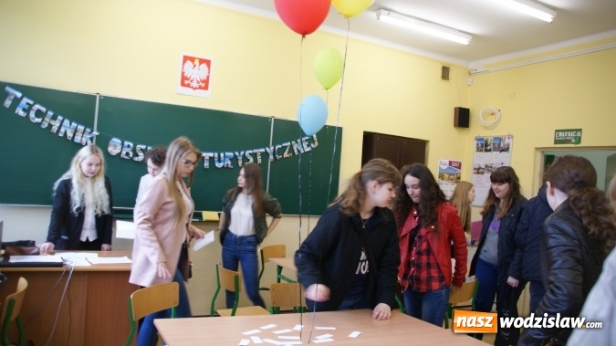 Zdjęcie w galerii na portalu naszwodzislaw.com: Podróż po Ekonomiku - niecodzienne warsztaty dla gimnazjalistów wiadomości z regionu