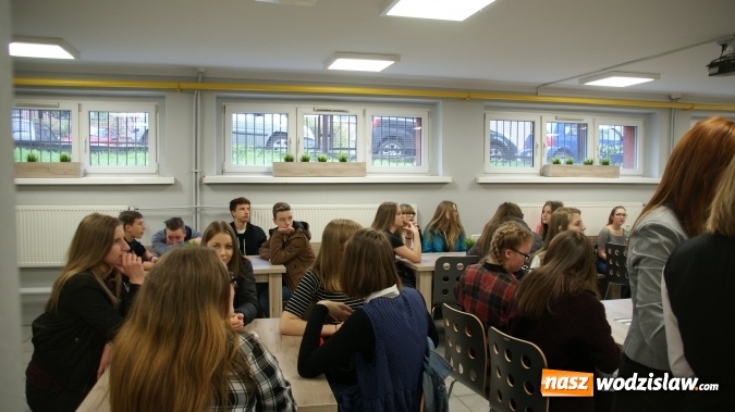 Zdjęcie w galerii na portalu naszwodzislaw.com: Podróż po Ekonomiku - niecodzienne warsztaty dla gimnazjalistów wiadomości z regionu