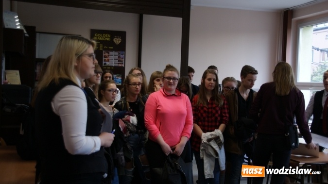 Zdjęcie w galerii na portalu naszwodzislaw.com: Podróż po Ekonomiku - niecodzienne warsztaty dla gimnazjalistów wiadomości z regionu
