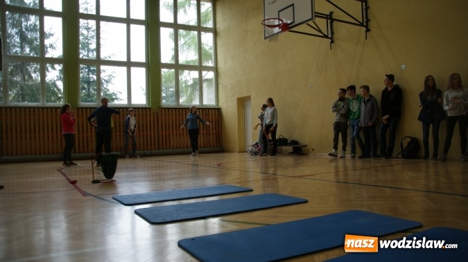 Zdjęcie w galerii na portalu naszwodzislaw.com: Podróż po Ekonomiku - niecodzienne warsztaty dla gimnazjalistów wiadomości z regionu