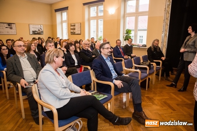 Zdjęcie w galerii na portalu naszwodzislaw.com: Uroczyste wręczenie dyplomów na kierunku architektura PWSZ w Raciborzu wiadomości z regionu