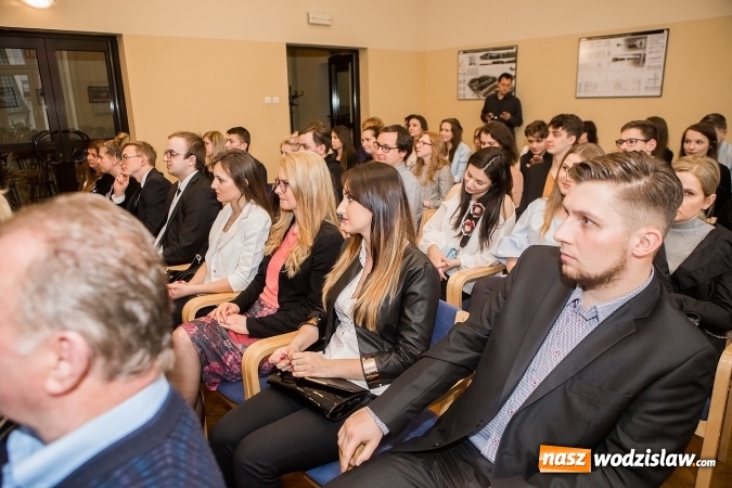Zdjęcie w galerii na portalu naszwodzislaw.com: Uroczyste wręczenie dyplomów na kierunku architektura PWSZ w Raciborzu wiadomości z regionu